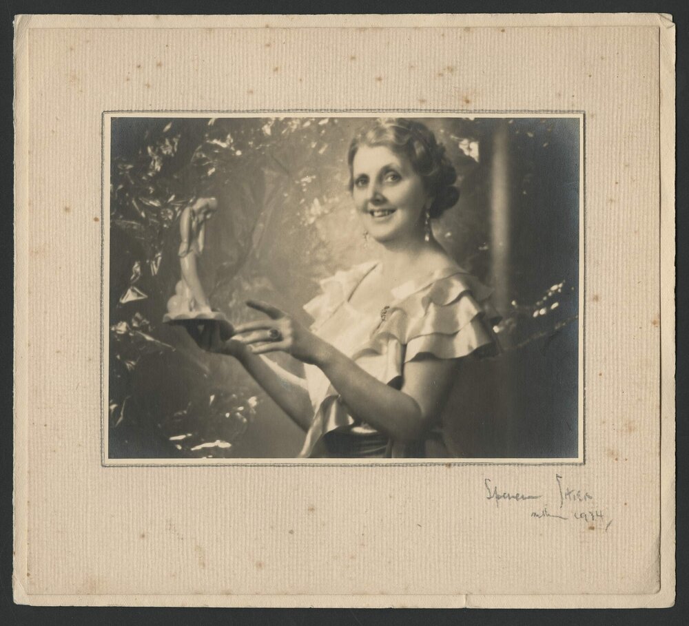 Portrait of Louise Dyer smiling
