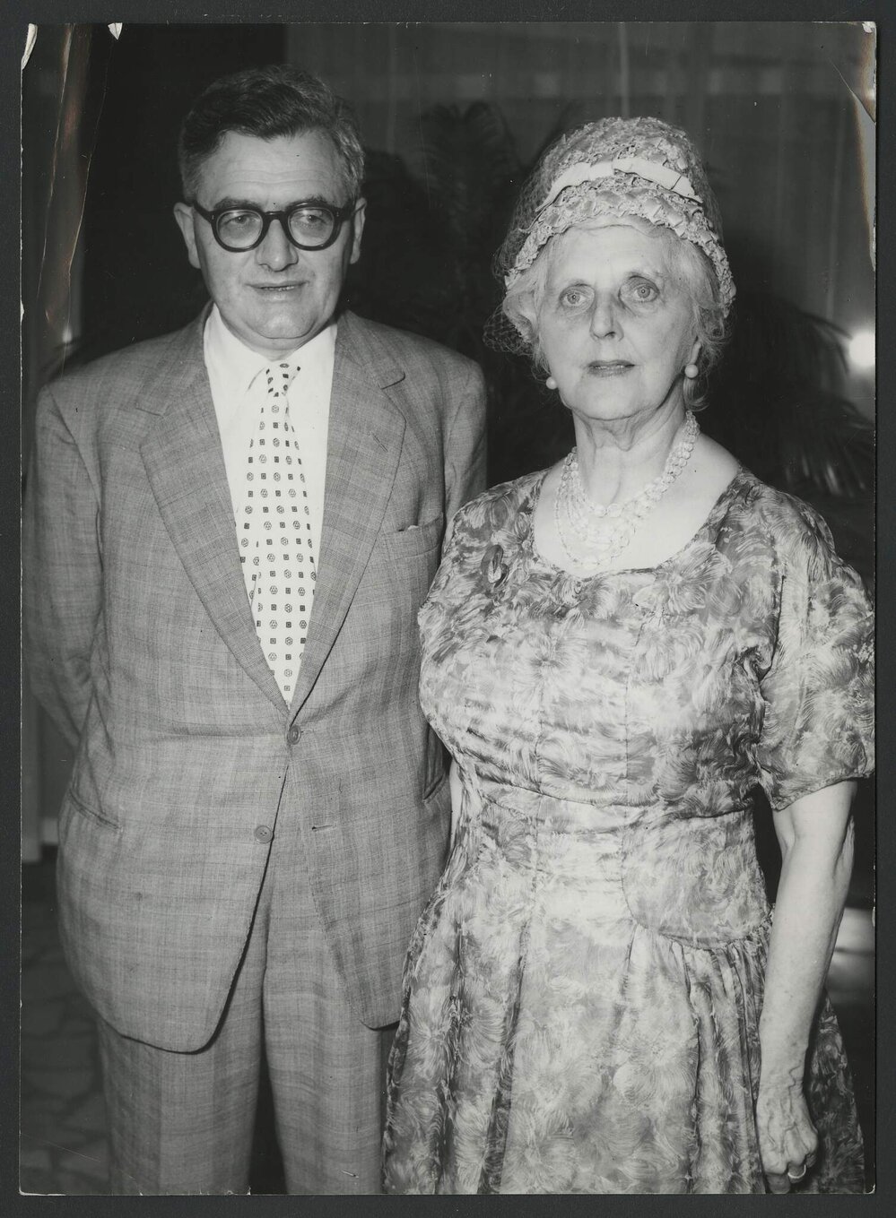 Jeff Hanson standing next to Louise Hanson-Dyer
