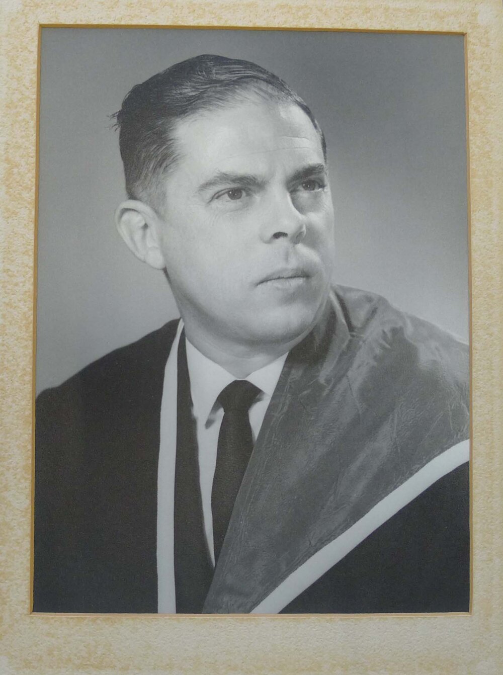 Portrait photograph of Leslie Russell Oates