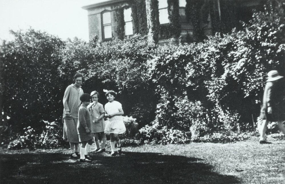 Children on campus, University of Melbourne.
