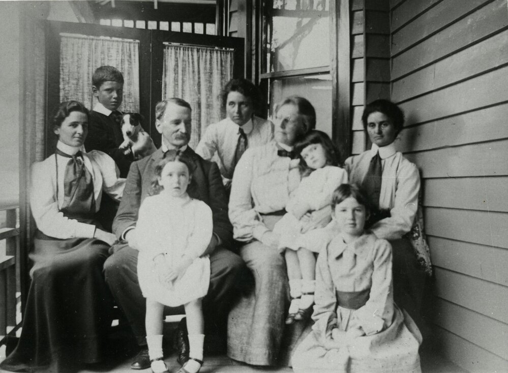 Dr Andrew Harper and family, University of Melbourne, circa 1905.