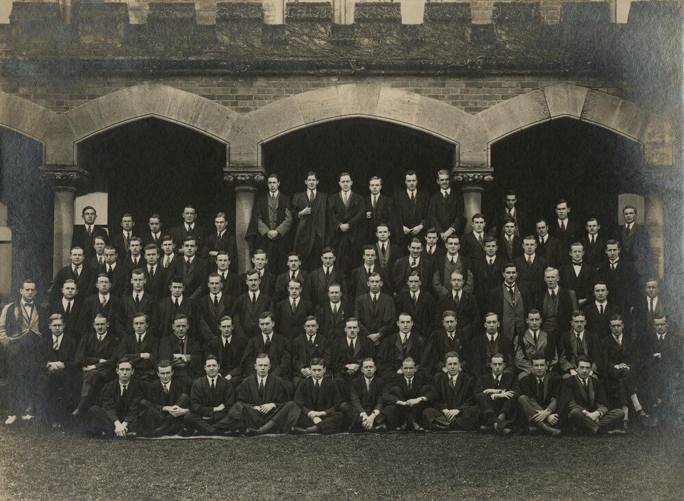 Engineering School staff and students, University of Melbourne, 1921-1925.