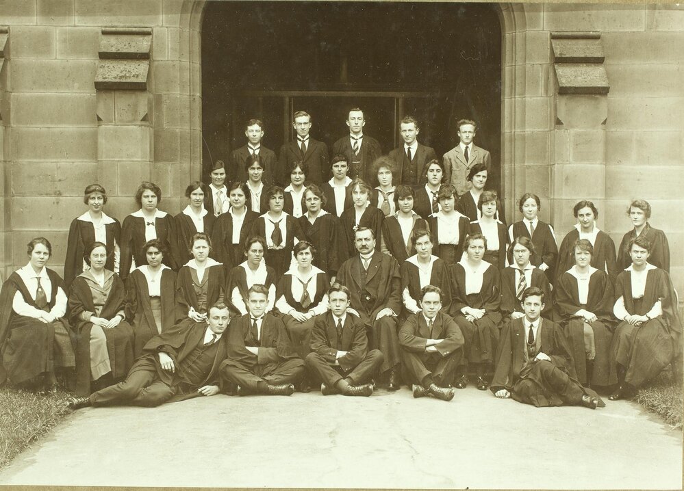 Fernand Isidore Maurice-Carton and first-year French students, University of Melbourne, October 1918.