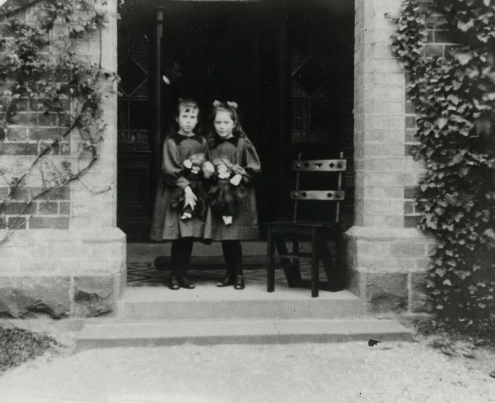 Marnie and Elsie Masson, University of Melbourne, circa 1898..