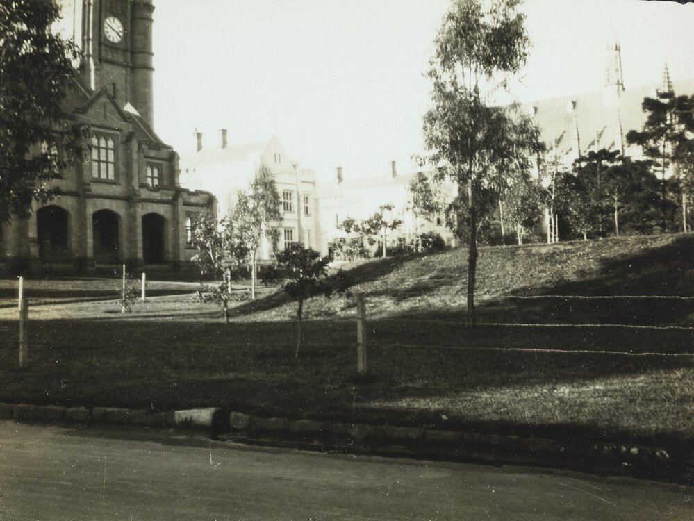 Old Arts building, University of Melbourne, circa 1931-1936.