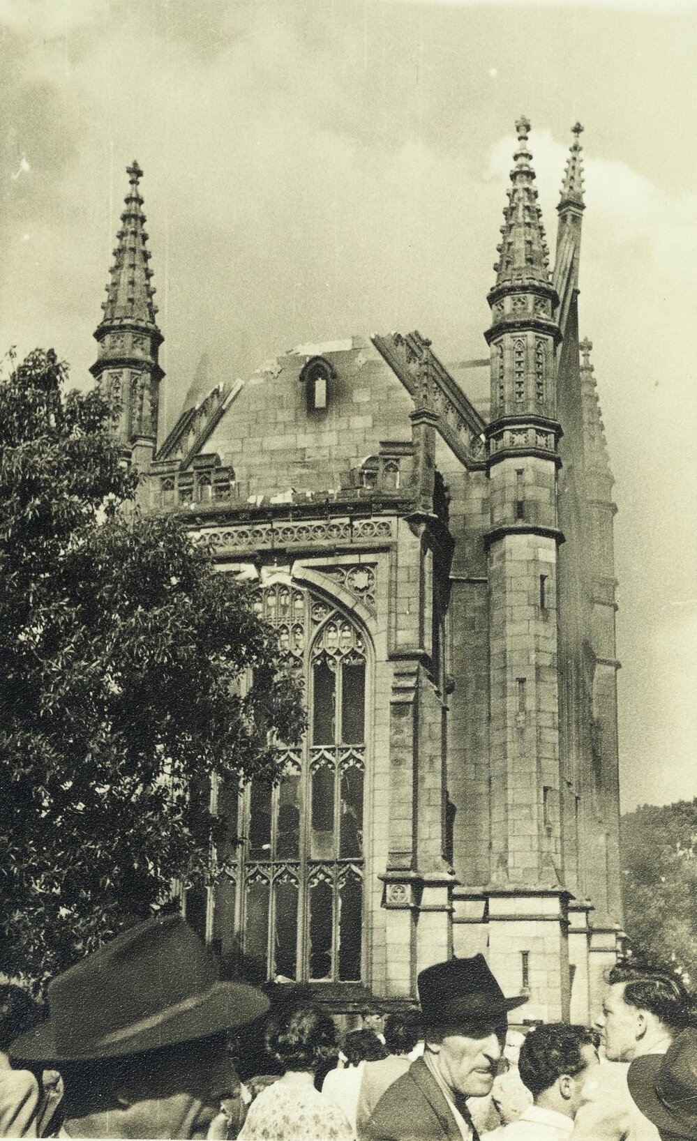Old Wilson Hall fire, University of Melbourne, 25 January 1952.