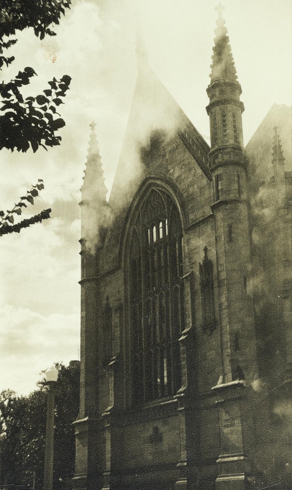 Old Wilson Hall fire, University of Melbourne, 25 January 1952.