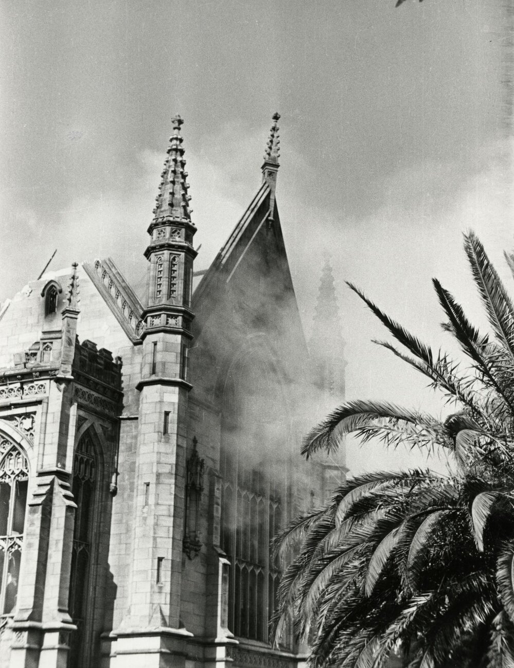 Old Wilson Hall fire, University of Melbourne, 25 January 1952.
