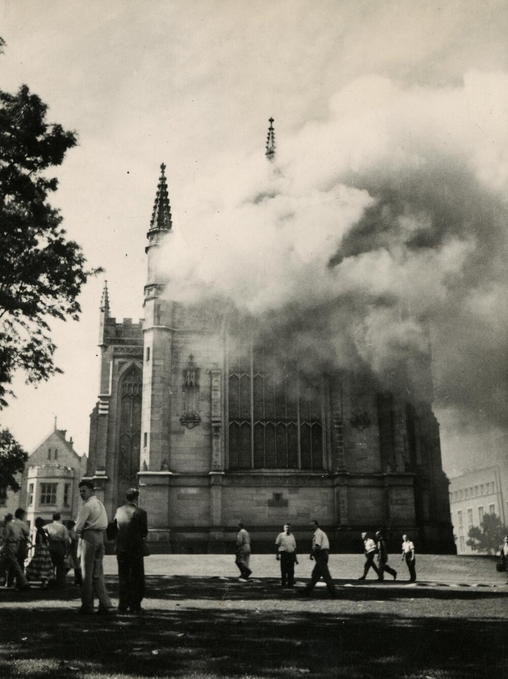 Old Wilson Hall fire, University of Melbourne, 25 January 1952.