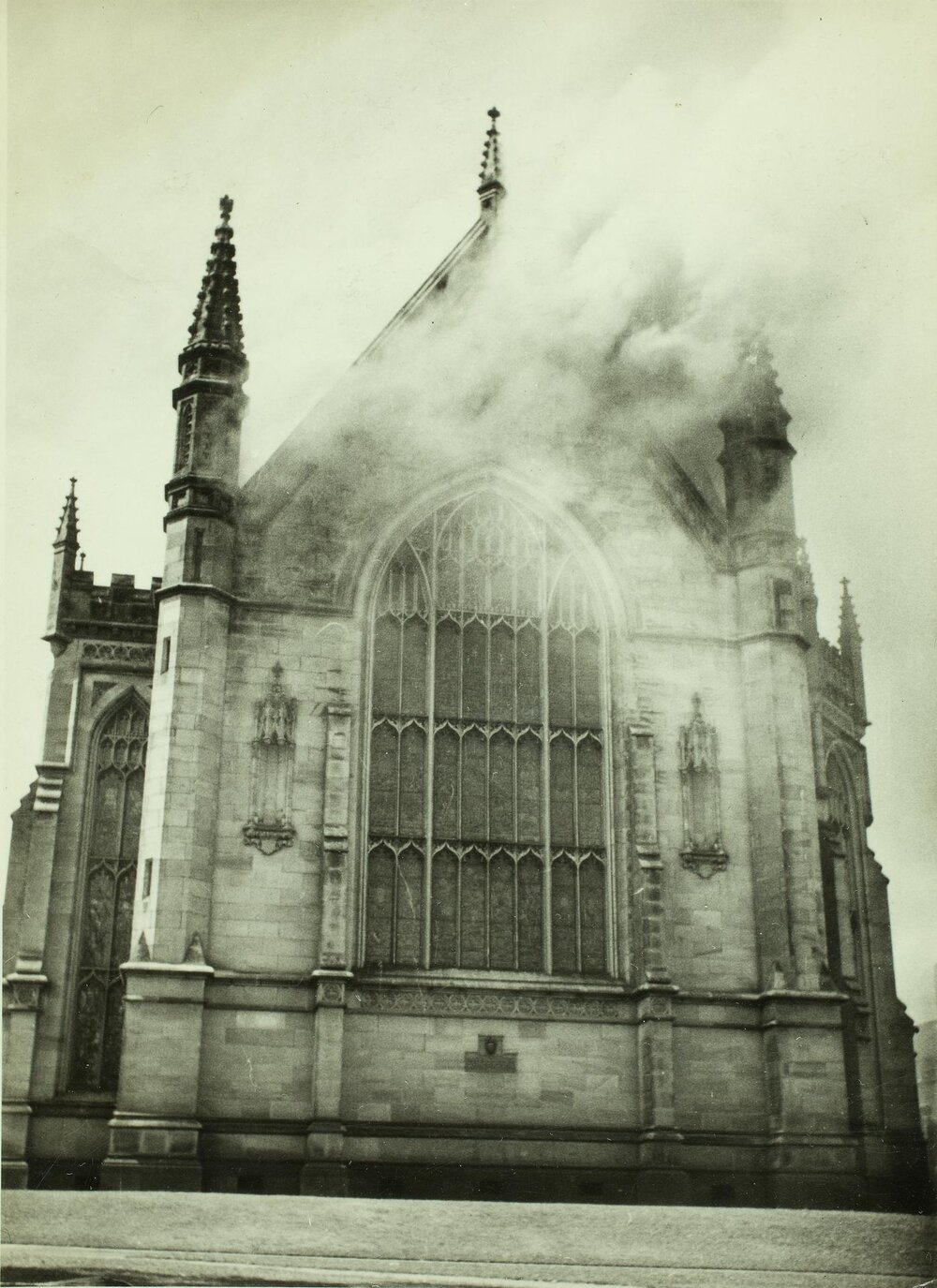 Old Wilson Hall fire, University of Melbourne, 25 January 1952.