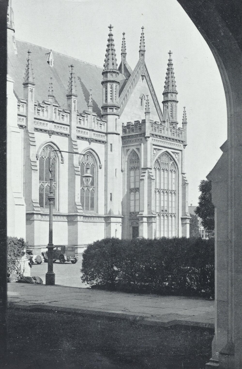 Old Wilson Hall from cloisters, University of Melbourne, circa 1930.