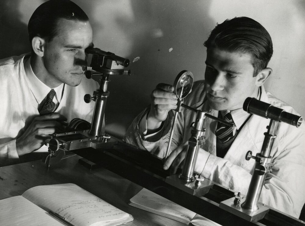 Optical Munitions, University of Melbourne, 1940-1942.
