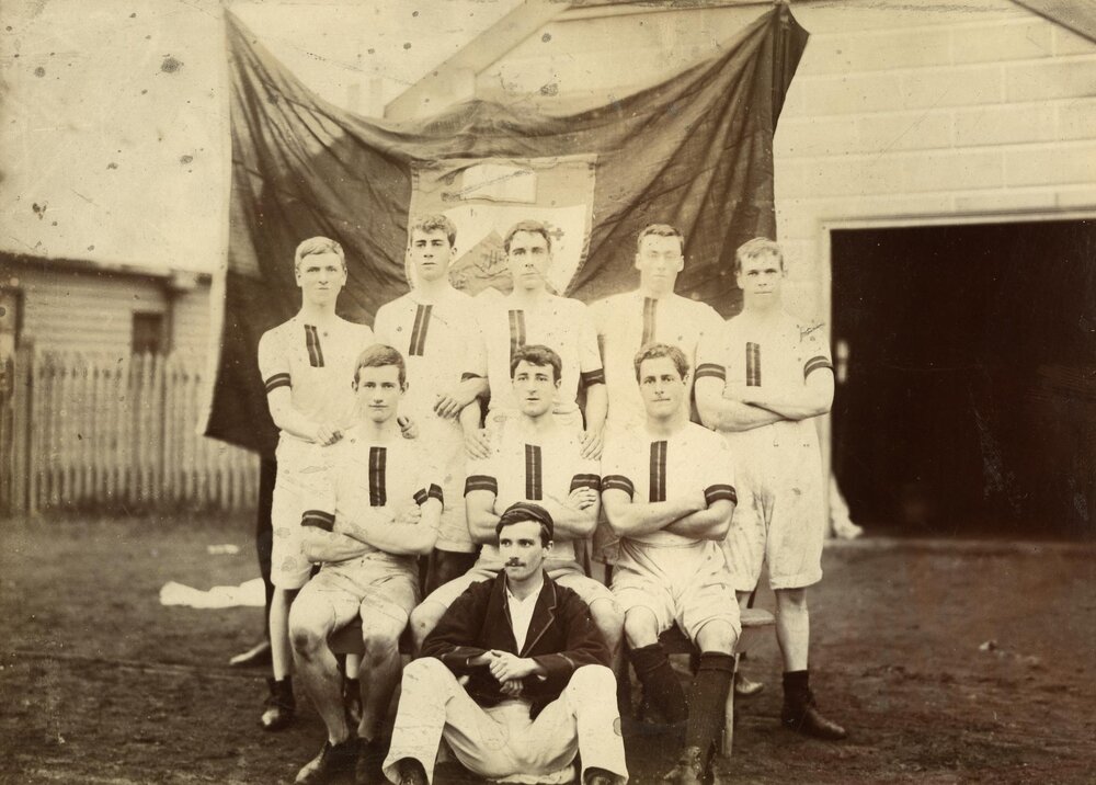 Ormond College boat crew, University of Melbourne, 1902.