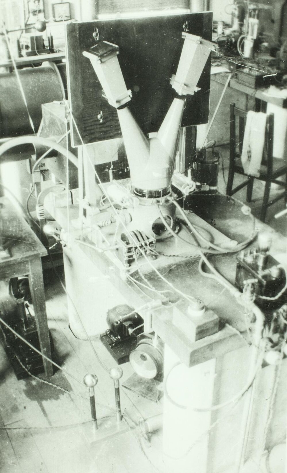 Physics School, University of Melbourne, circa 1940.