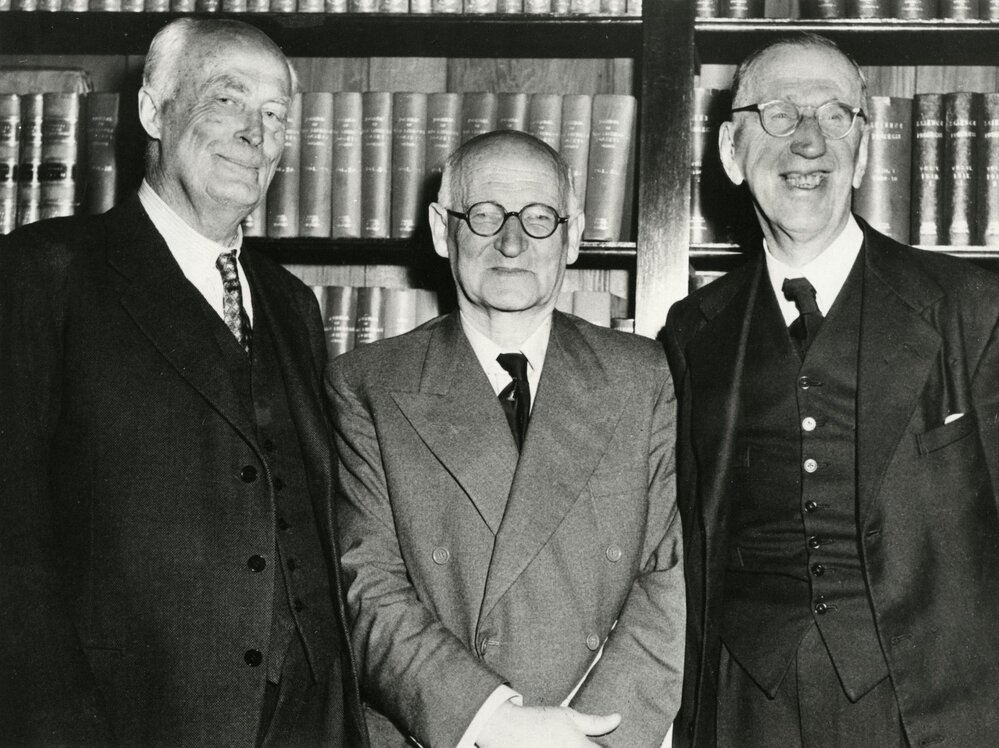 Reunion of Antarctic explorers from the Shackleton expedition 1907-1909.