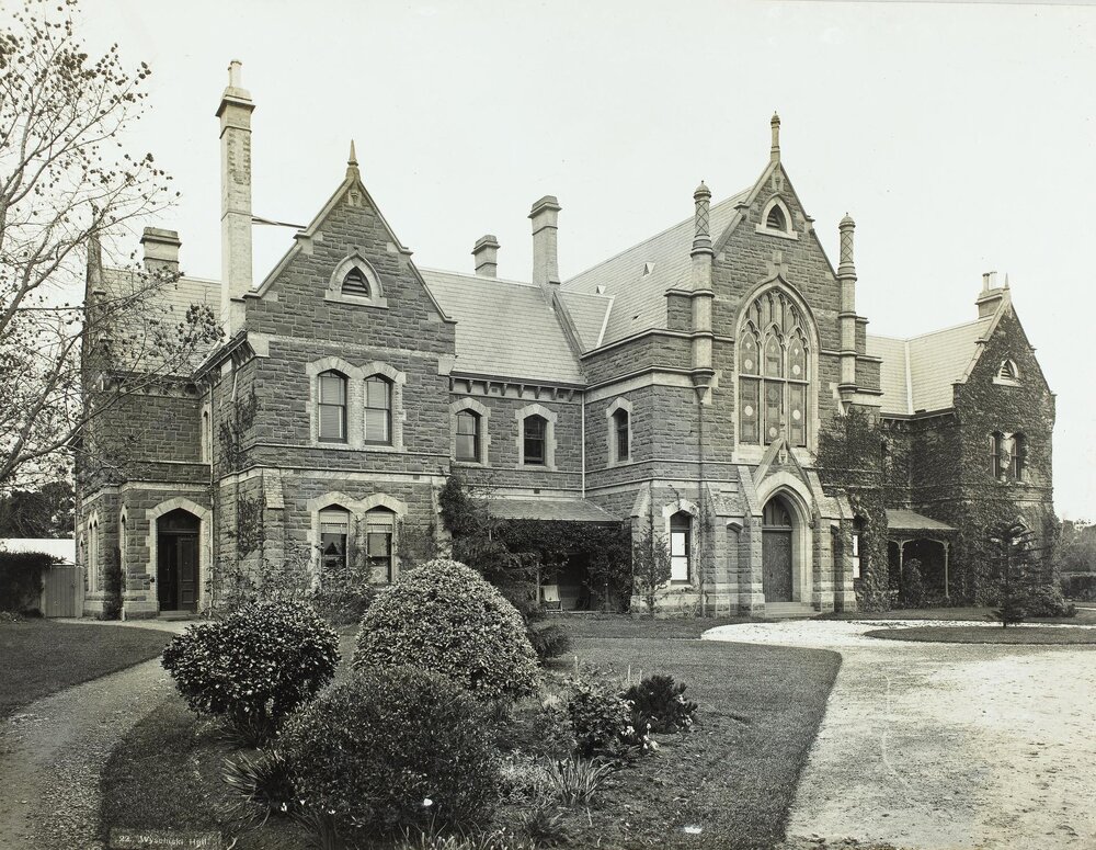 View of Wyselaskie Hall at Ormond College, University of Melbourne, circa 1901.