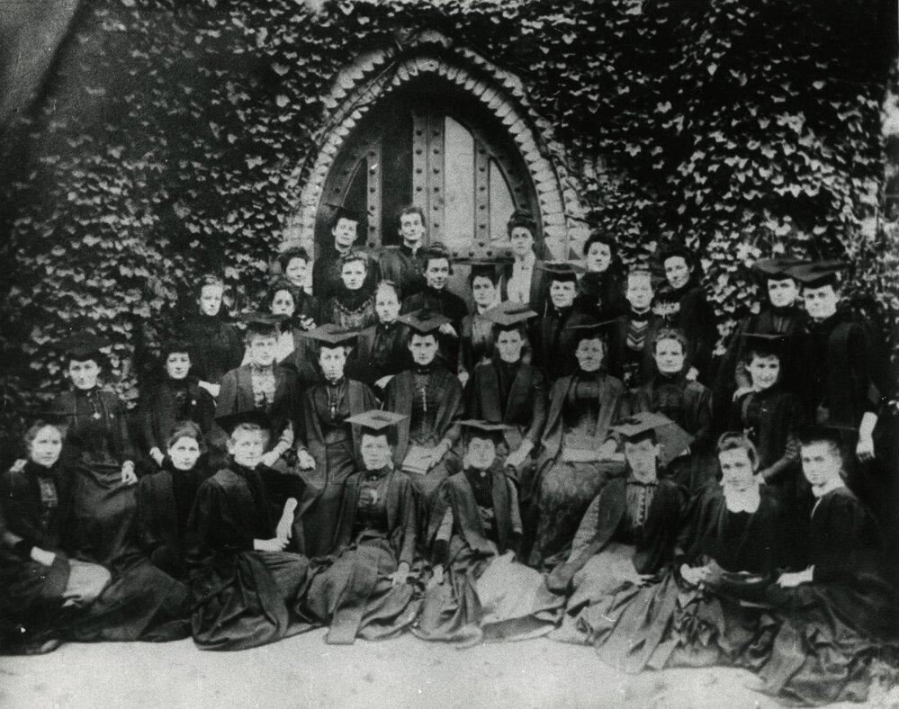 Women graduates, University of Melbourne.