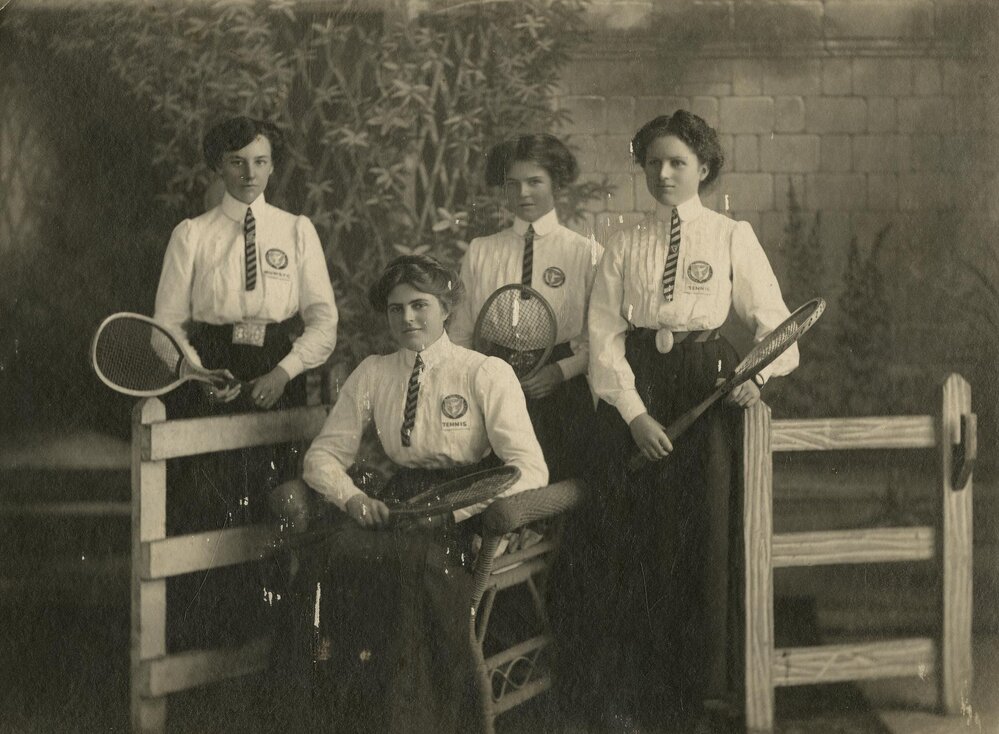 Women's tennis team, University of Melbourne.