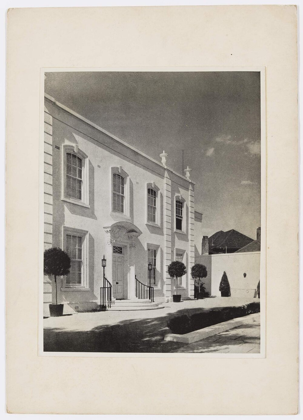[Residence, 4 Grant Avenue, Toorak]