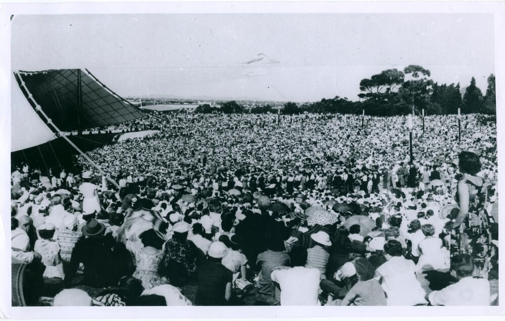 [Sidney Myer Music Bowl]