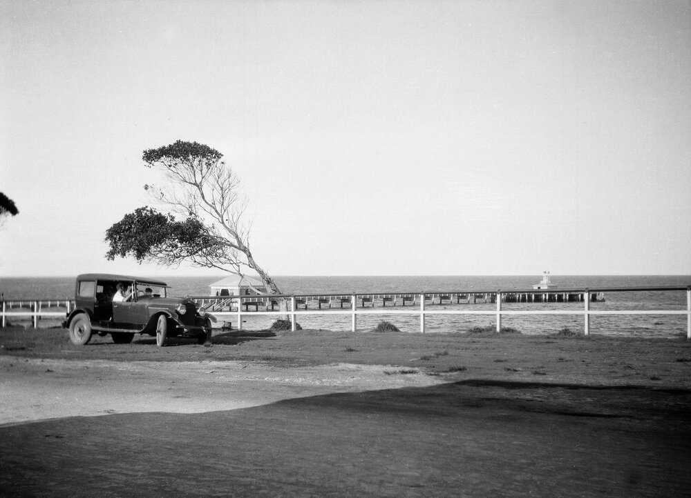 Redcliffe on Moreton Bay, Queensland, January 1926 [the car is a Lexington - an uncommon American type]