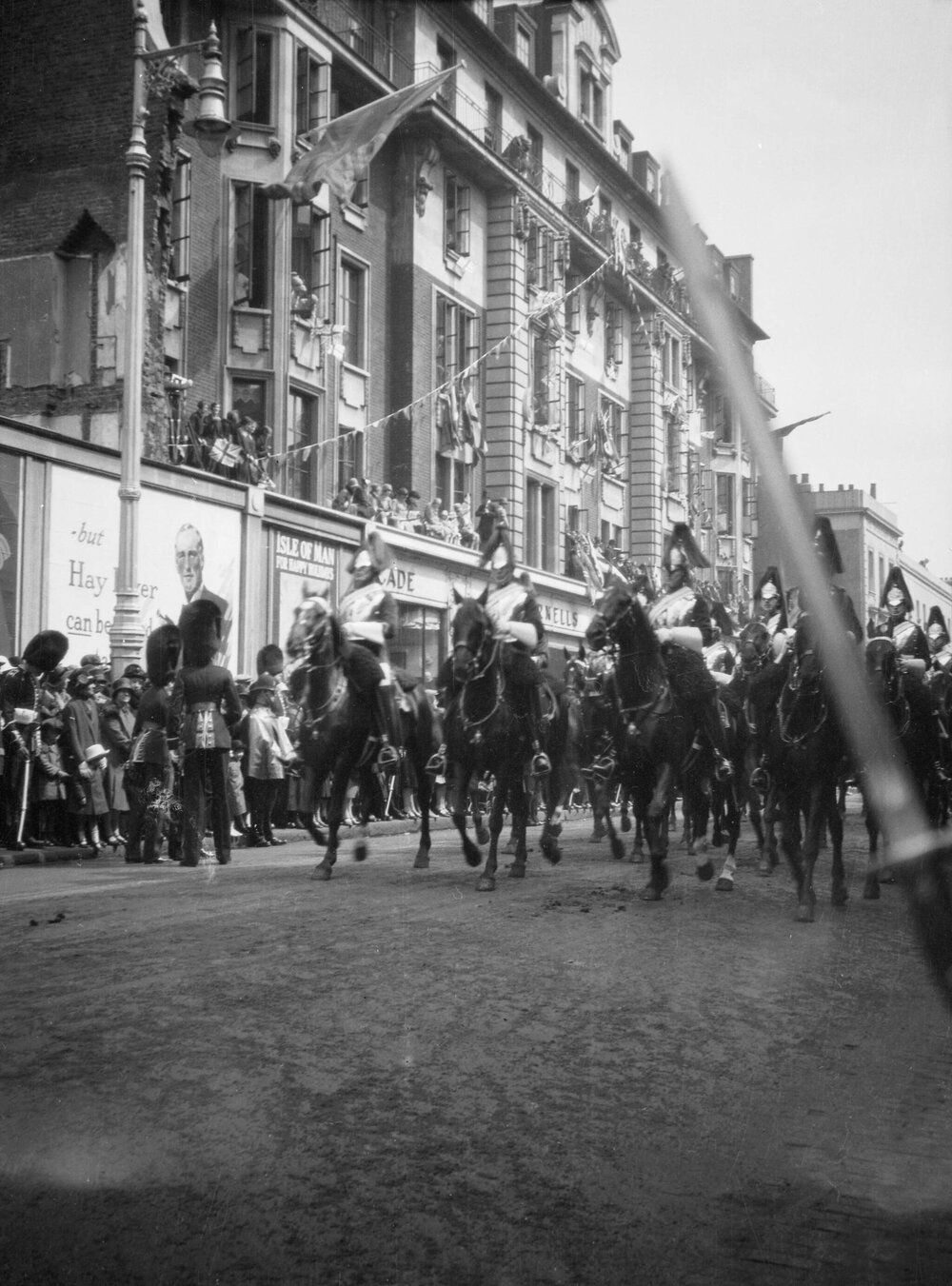 View in London, England, of the visit of an unidentified president