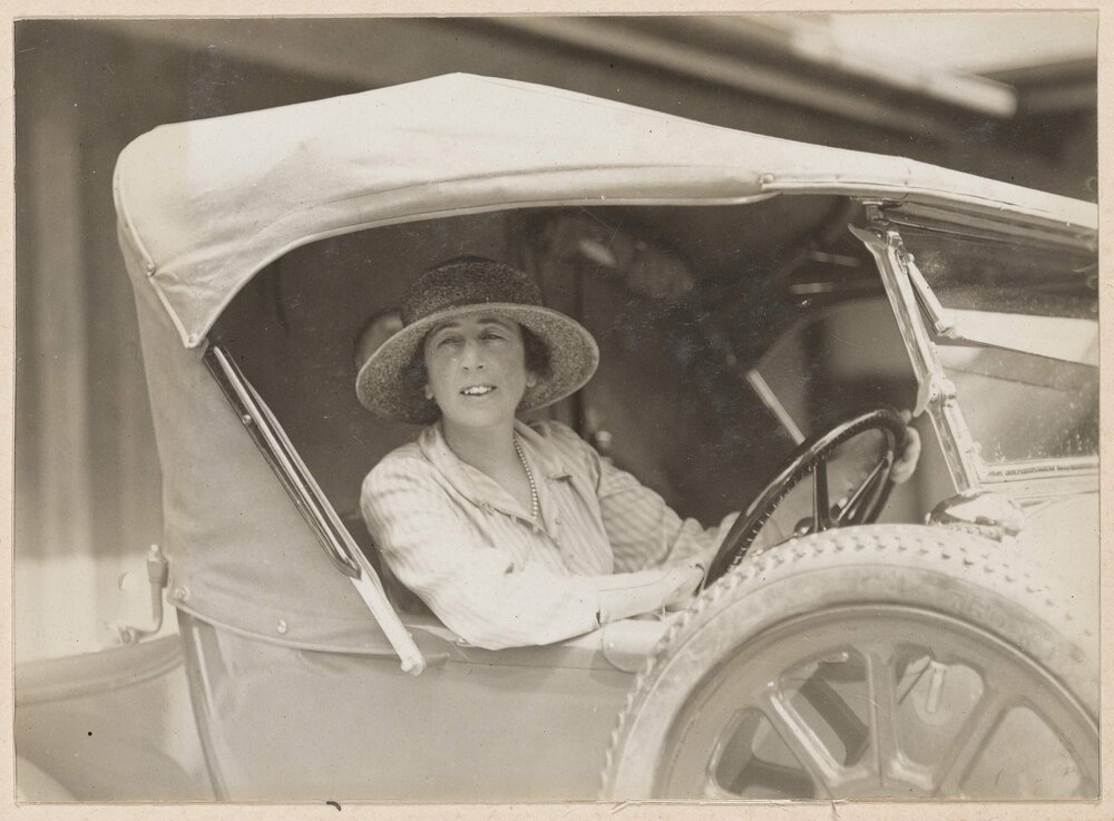 [Mabel Grimwade at drivers seat of] the new Fiat car