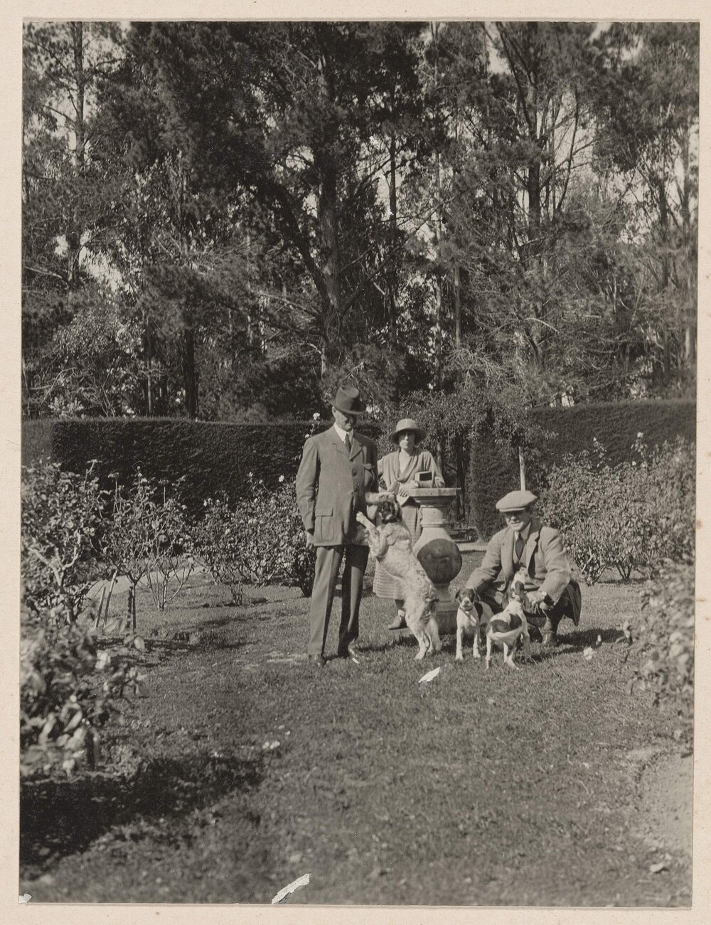 [Group in the garden of Trawalla]