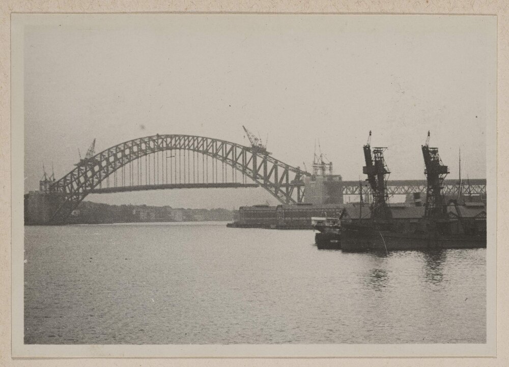 5a.m. Sydney [Harbour Bridge under construction]