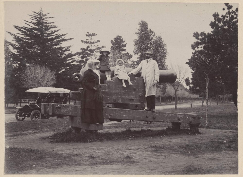 Alfred Sheppard Grimwade with wife Amy Tanner and two eldest children Frederick and Gertrude Grimwade
