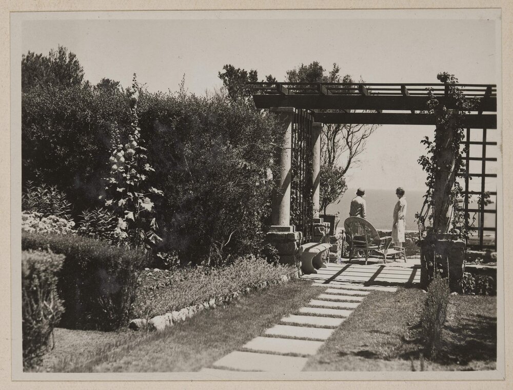 [Pergola lookout,] Marathon