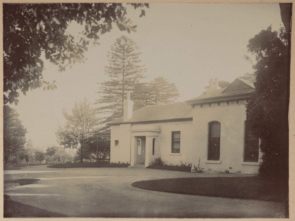 [Miegunyah house and driveway]