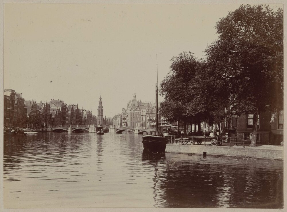 Bridge over the Binnen Amstel, Amsterdam