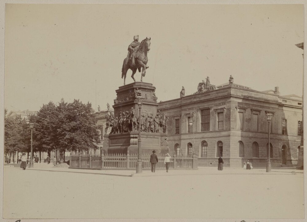 Statue of Fred R Wilhelm II der grosse