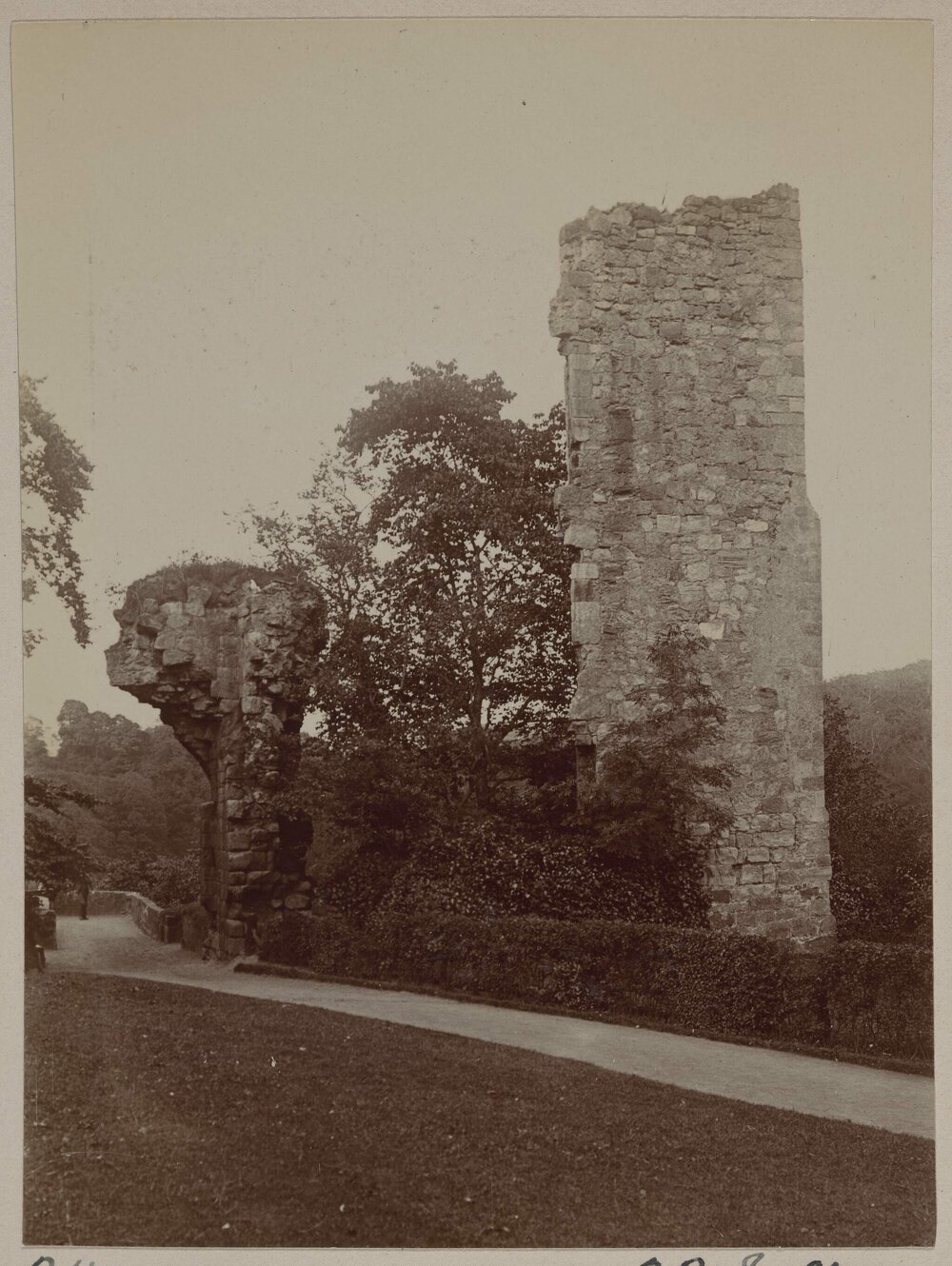 Ruins at Roslyn Castle
