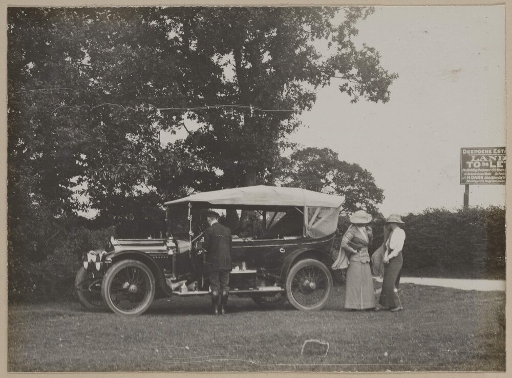 [Motor vehicle at Deepdene Estate]