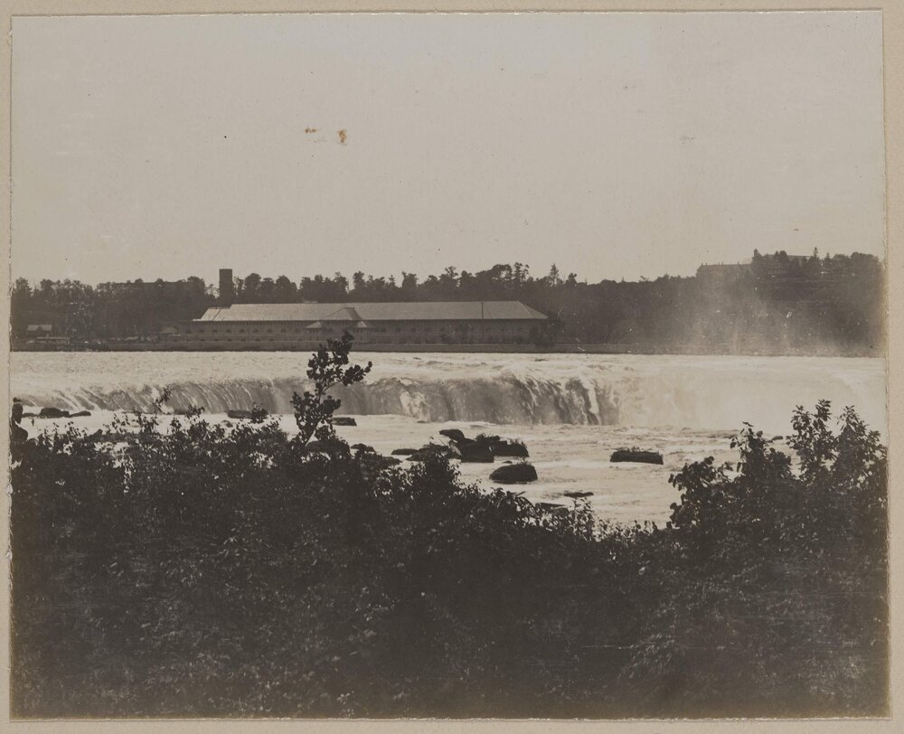 [Niagara Falls]