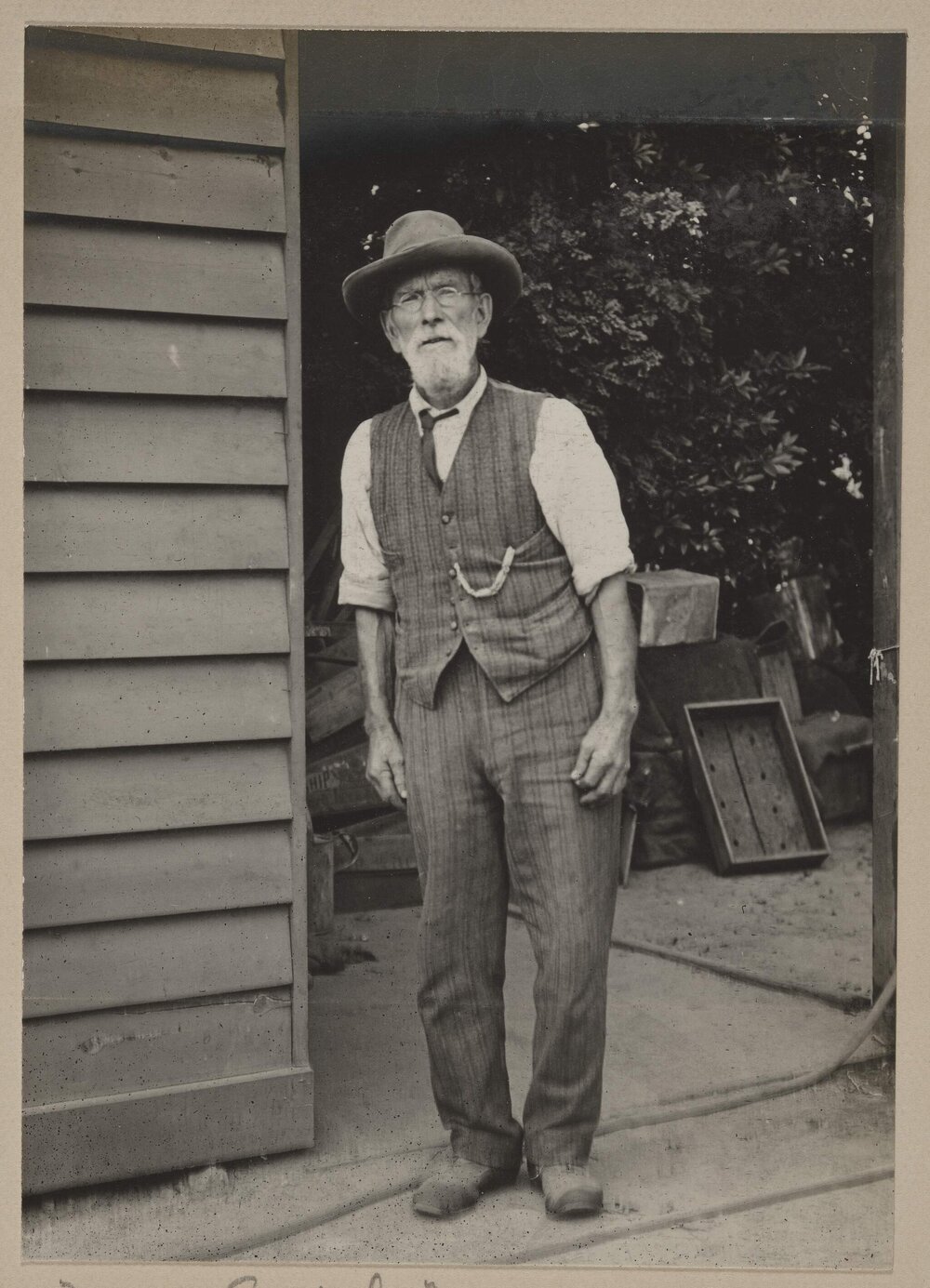 "Old Smith" [old man with beard and hat]