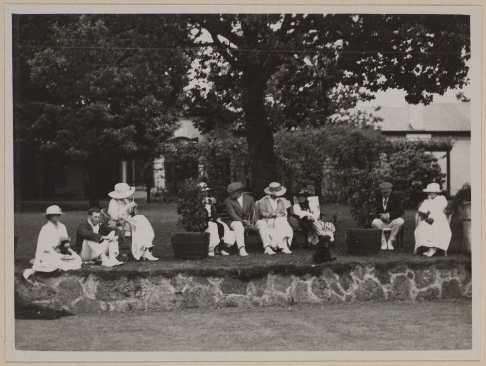 Miegunyah [group photo]