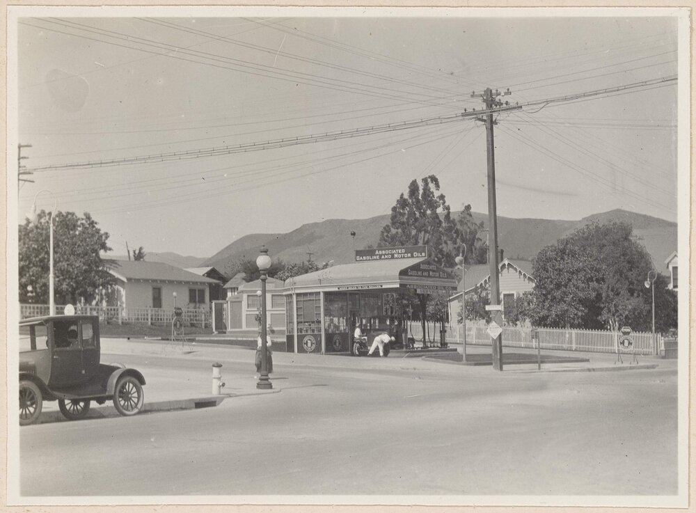 [Filling stations at San Luis Obispo, California]