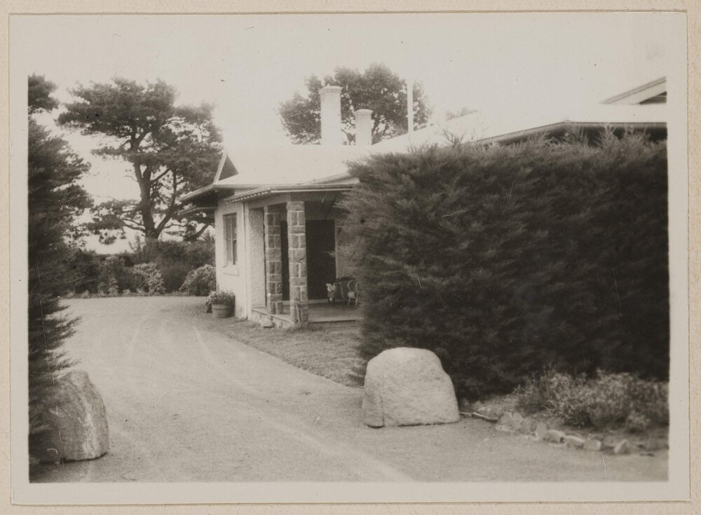 [House and driveway] Barwidgee [Victoria]
