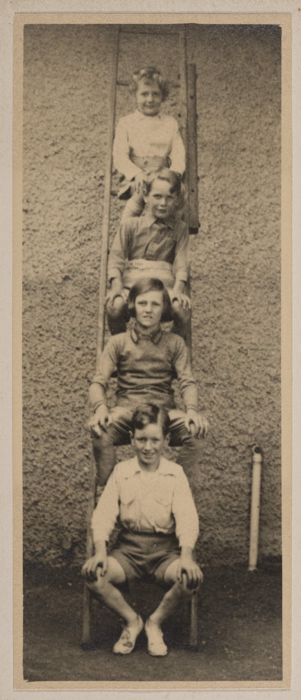 Children on ladder at Barwidgee [Victoria]