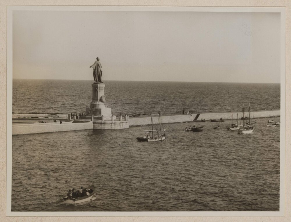 [De Lesseps Statue,] Port Said