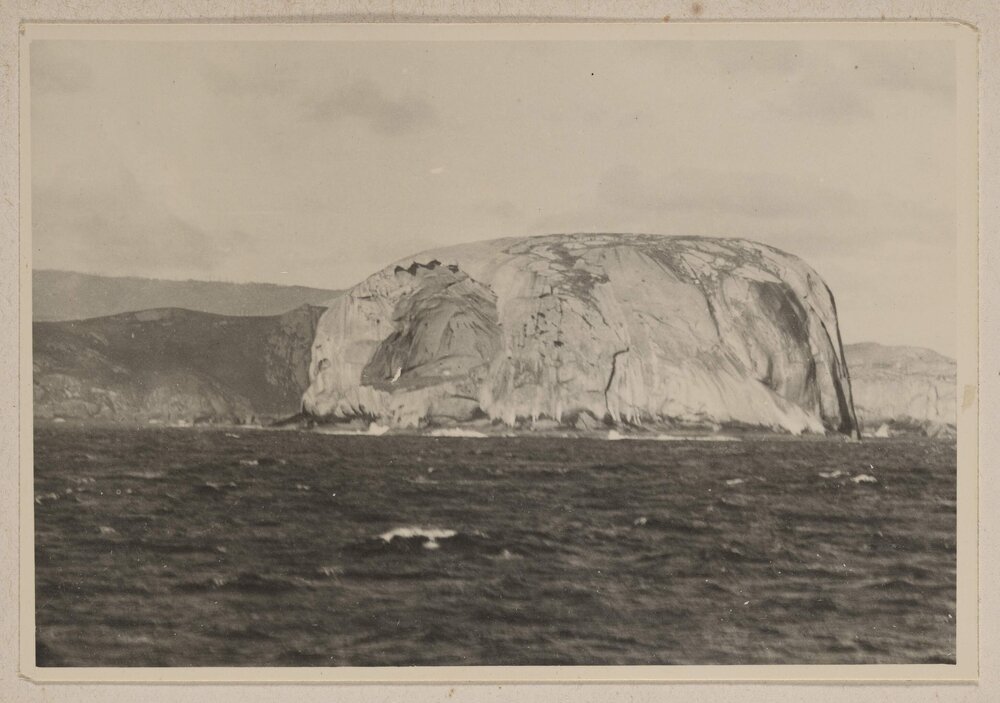 The Skull Island [Cleft Island / Skull Rock]