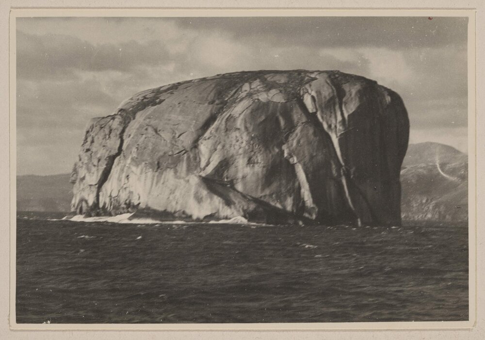 The Skull Island [Cleft Island / Skull Rock]