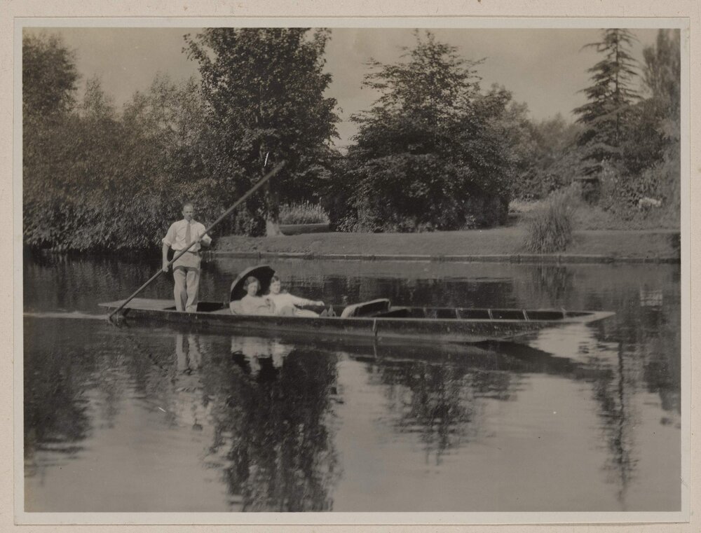 [Punting on the Thames, Cookham]