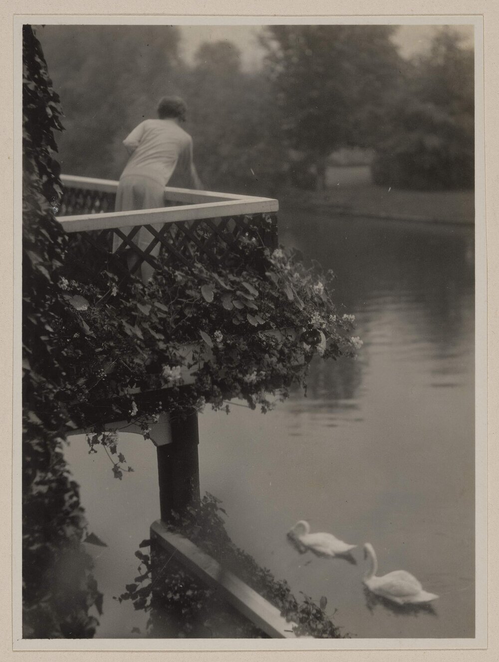 At The Islands [Estate, Cookham]