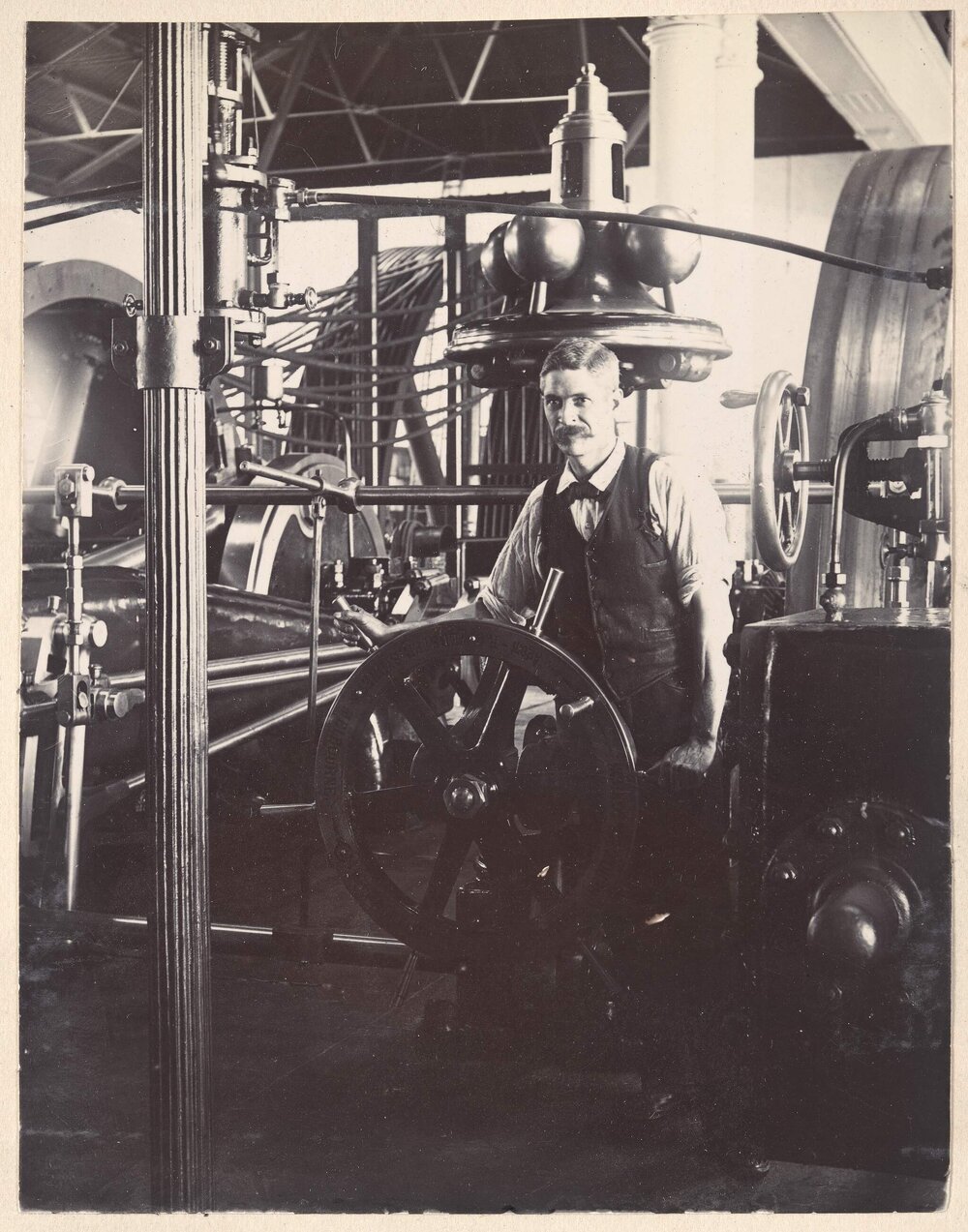 Reversing wheel, starting wheel Governors   reversing link