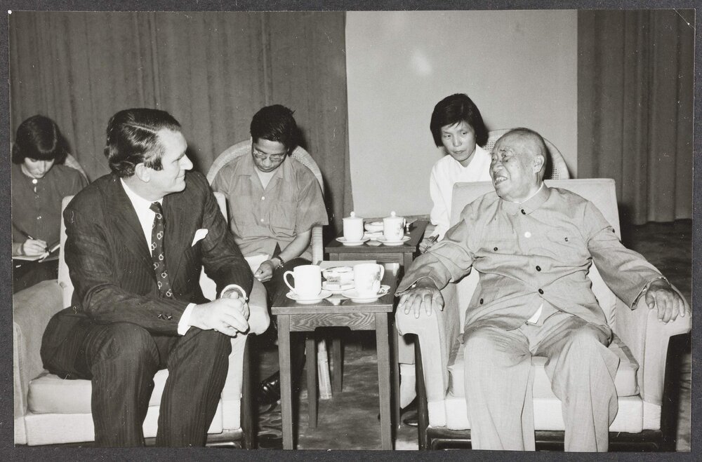 [Malcolm Fraser with unknown people during a visit to China]