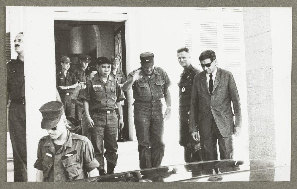 [Unknown people during Malcolm Fraser's visit to Vietnam]